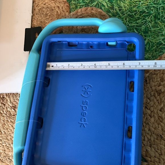 NEW Speck Case E Run Ipad Case , ages 4+, new in box - Picture 8 of 8
